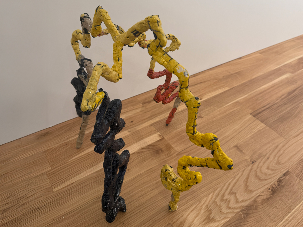 Javier Bravo de Rueda, Maqueta para Señor del Rayo II, 2022, Iron and ceramic, 40 × 40 × 37 cm